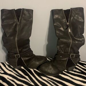 Black Jellypop distressed/lace boot ( excellent condition) Size 8